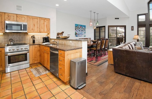 Beaver Creek House | Picturesque Ski-In Ski-Out Luxury Beaver Creek Village Townhome, Common hot tub