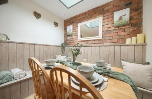 Pontrilas Apartment | Picturesque Victorian Cottage