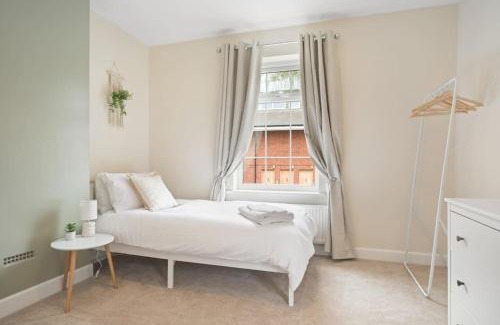 Pontrilas Apartment | Picturesque Victorian Cottage