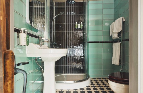 Charlestown Bed & Breakfast | Pier House