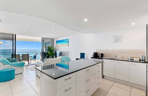 Urangan Apartment | PIER ONE OCEAN VIEW LUXURY APARTMENT - HERVEY BAY Best Ocean Views in the Bay.