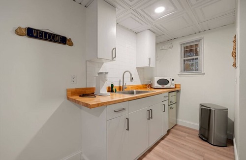 Sylvan Beach Apartment | `Pier View Flat`–2 Full Beds NEW