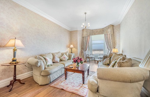 Blackpool Town Center House | Pier View House - Blackpool