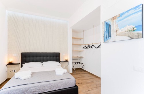 Municipio 1 Bed & Breakfast | Pietramare Luxury - Emerald by Rentbeat