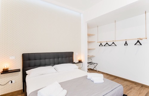Municipio 1 Bed & Breakfast | Pietramare Luxury - Emerald by Rentbeat