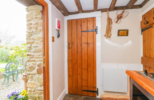 Acton Turville Cottage | PIKE COTTAGE, romantic, character holiday cottage in Chipping Sodbury