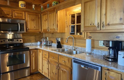 Cana Cabin | Pilot's Perch ~ Luxurious Blue Ridge Cabin with Breathtaking View from Hot Tub