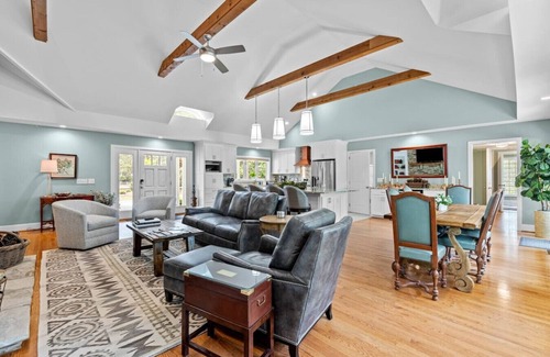 Old Town House | Pine Cone Cottage - Village of Pinehurst