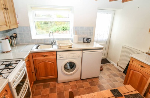 Youlgreave Cottage | PINE COTTAGE, pet friendly, with a garden in Youlgreave