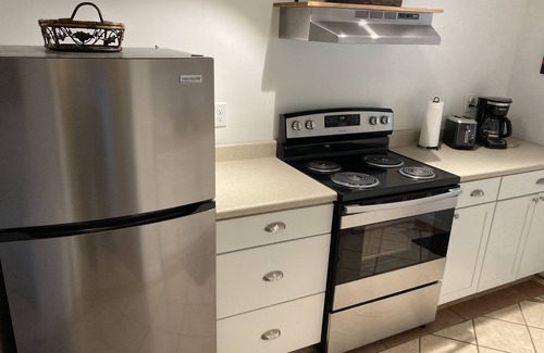 Zion Crossroads Apartment | Pine Grove Apartment: Visit Monticello, wineries, UVA