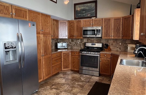 Hartwick House | Pine Grove - Near Dreams Park + Cooperstown, fire pit, game room