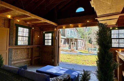 Oneonta House | Pine Haven - Nestled among towering evergreen trees