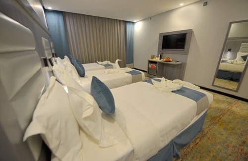 Mizail Hotel | Pine Inn