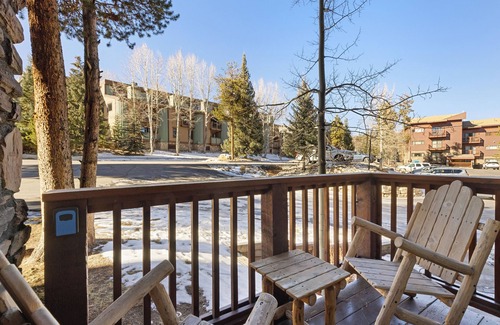 Four O'Clock Apartment | Pine Ridge #14b