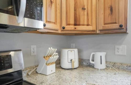 Salem House | Pine River Estate