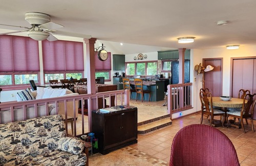 Edwardsville House | Pine Shore Beach House on Chesapeake Bay w/170ft pier