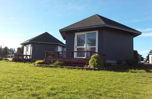 Kaiapoi Hotel | Pineacres Motel and Park