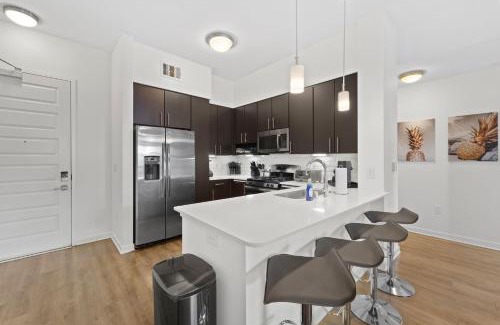 Mission Valley Apartment | Pineapple Haven