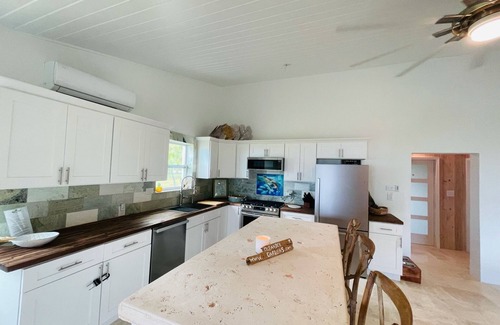 Gregory Town House | Pineapple Hideaway | Oleander Gardens