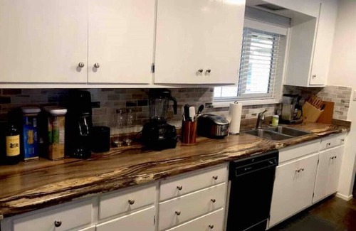 Lower Kingsbury House | PineCone Lodge - 3 bed/2 bath - South Lake Tahoe (sleeps 6)