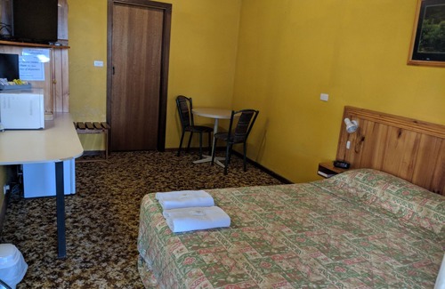 Nelson Hotel | Pinehaven Motel