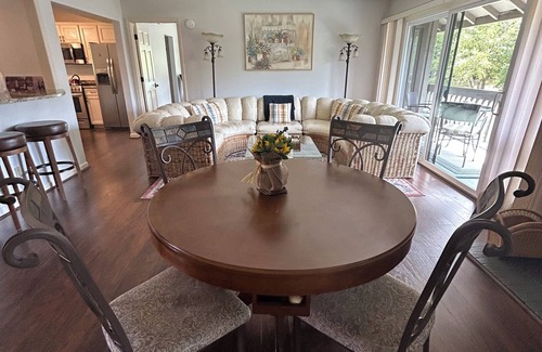 Pinehurst Condo | Pinehurst 3BR/2B Condo on lake w/seasonal pool, just 1.5 mi to Pinehurst Resort
