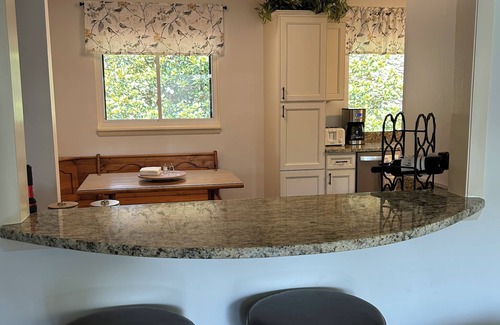 Pinehurst Condo | Pinehurst 3BR/2B Condo on lake w/seasonal pool, just 1.5 mi to Pinehurst Resort