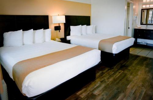 Cottonwood Hotel | Pines Inn & Suites