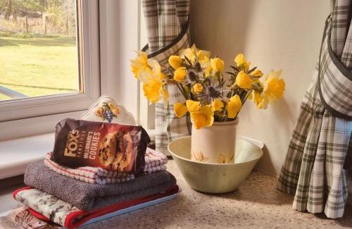 Ascog Apartment | Pinetree Cottage, dog friendly, Holiday let, Callander Invertrossachs