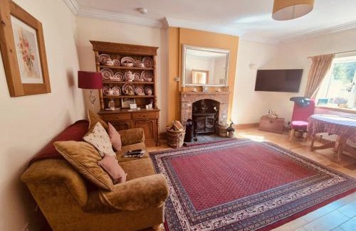 Ascog Apartment | Pinetree Cottage, dog friendly, Holiday let, Callander Invertrossachs