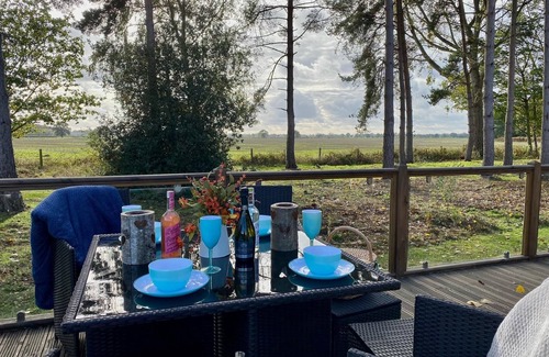 Ryther Apartment | Pinewood Lodge - Luxury Lodge with Hot Tub