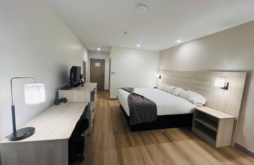 Espanola Hotel | Pinewood Motor Inn