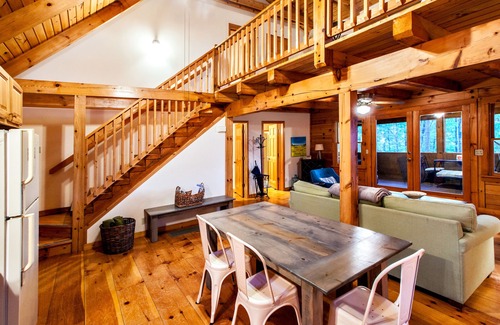 Piney Mountain Cabin | Piney Cabin: Mountain Views + Dog Friendly