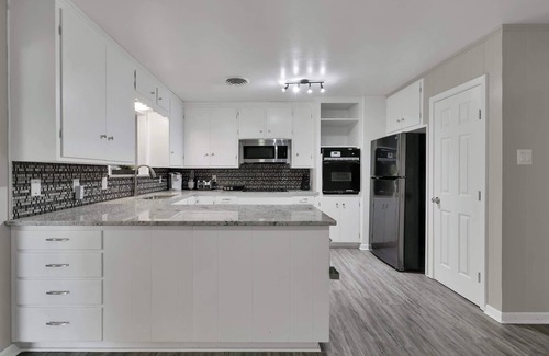 Huntsville House | Piney Woods | Spacious Retreat | Near Sam Houston!