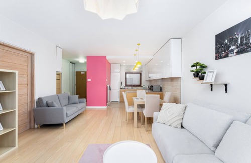 Krowodrza Apartment | Pink Blush Haven Apartment