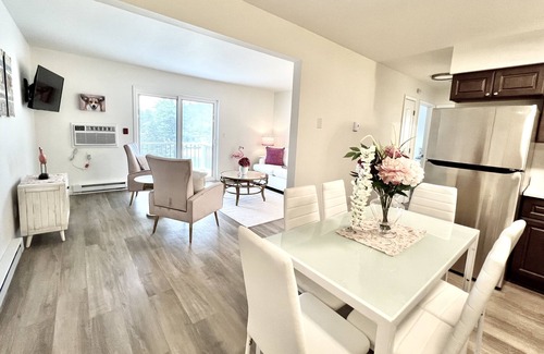 Lake Geneva Apartment | *Pink Flamingo* Downtown Lake Geneva