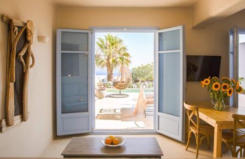Oia Villa | Pink Freud Villas Santorini