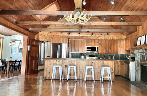 Kingston Cabin | Pink Hill: Spacious Home w/Heated Saltwater Pool