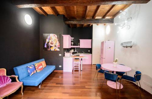 Old Town Apartment | PINK HOUSE TORTELLINOSUITE Modena
