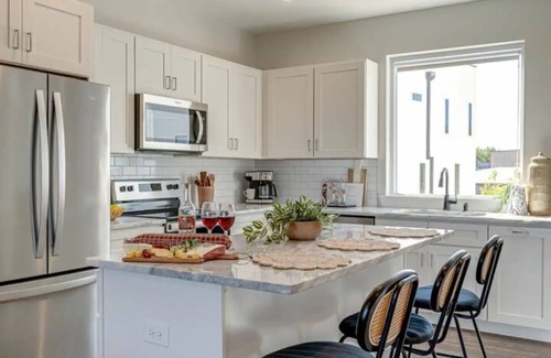 Whitebridge House | Pink Pearl 5629 and 5631-Sleeps 16