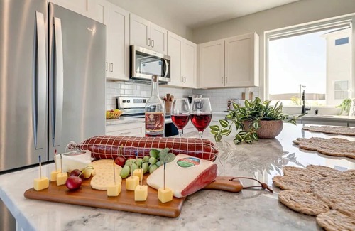 Whitebridge House | Pink Pearl 5629 and 5631-Sleeps 16