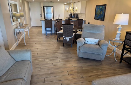 Sunnyside Condo | Pinnacle Port 2-bedroom condo in delightful Panama City Beach! Easy Access!