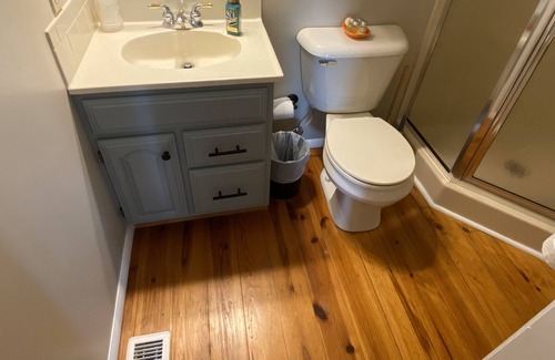 Metamora Apartment | Pintail Family Suite - Duck Creek Inn - Metamora, IN