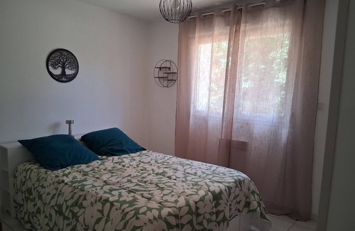 Piolenc Apartment | PIOLENC . apartment in Provence, single storey, very bright.