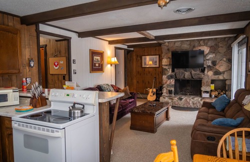 Bessemer House | Piper Haus Chalet Unit 2