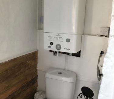 Broseley House | Pipers Cottage - Quirky Cottage near Ironbridge!