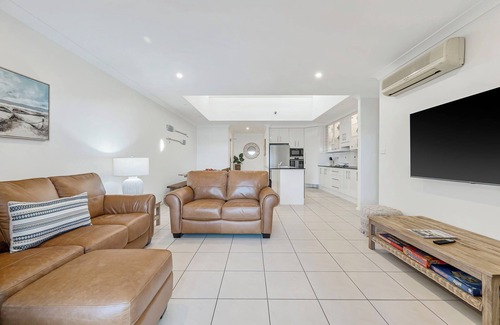 North Haven Apartment | Pippies - 3 bedroom unit with amazing Foreshore views