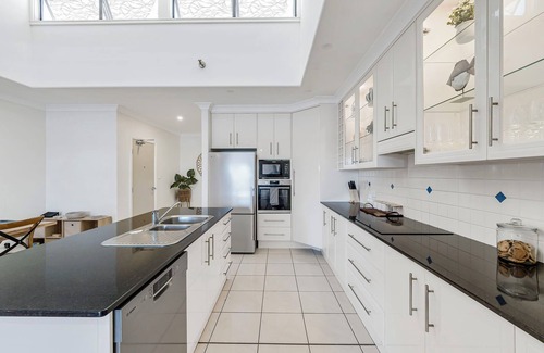 North Haven Apartment | Pippies - 3 bedroom unit with amazing Foreshore views