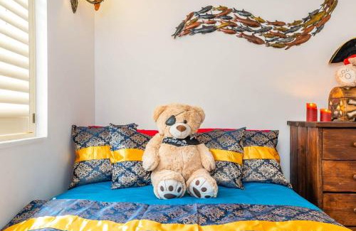 Mabe House | Pirate Cottage Penryn Falmouth families & couples
