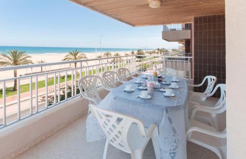 Grau i Platja Villa | Piropo